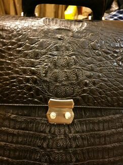 Потфель из кожи крокодила