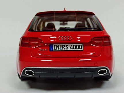 Audi RS4 Avant Gt Spirit 1:18