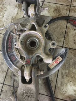 Кулак задний правый Land Rover Discovery 4 L319