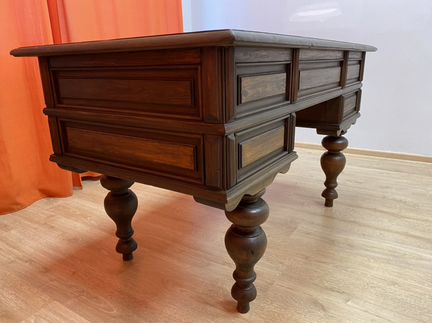 Антикварный письменный стол