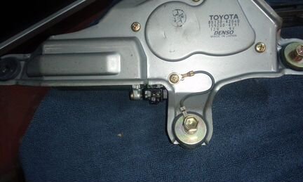 Toyota RAV4 2000-2005 Моторчик заднего дворника