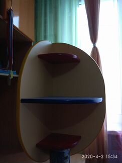 Полки в детскую комнату