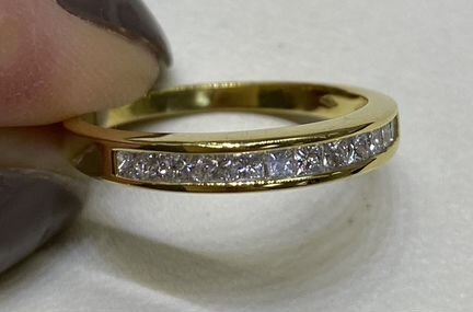 Золотое кольцо 750 Дорожка с бриллиантами 0,36 кт