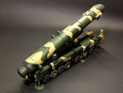 Модель ракетного комплекса Тополь 1/72