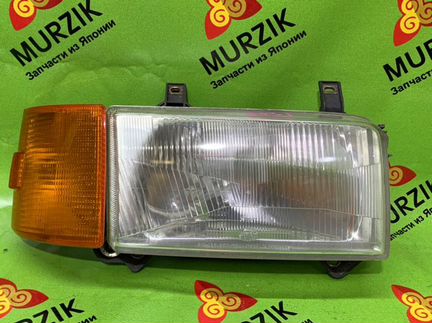 Фара правая Volkswagen Multivan T4 ACU 2.5L 1995