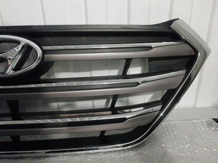 Решетка радиатора передняя верхняя Hyundai Tucson