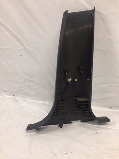 Обшивка средней стойки нижняя Шкода Октавия А5