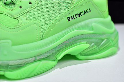 Balenciaga Triple S v2