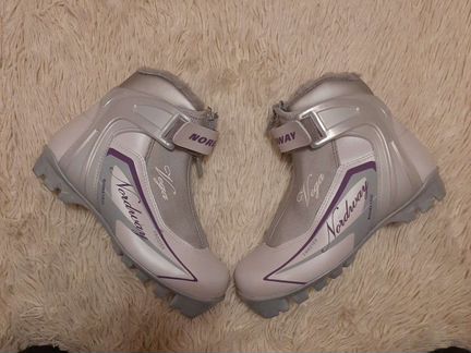 Лыжные ботинки детские 35