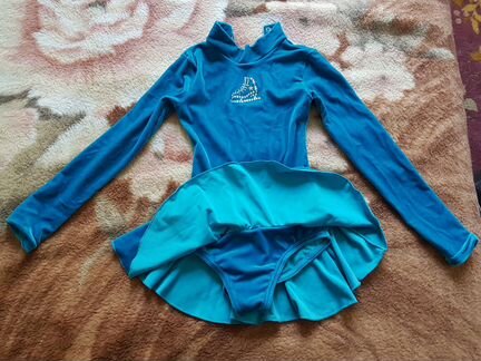 Костюм для выступлений для фигурного катания