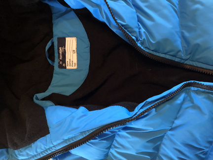 Новая зимняя куртка 122 размер + шапка