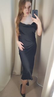 Новое черное шелковое платье