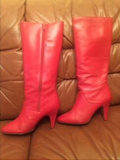 Продаю женские сапоги