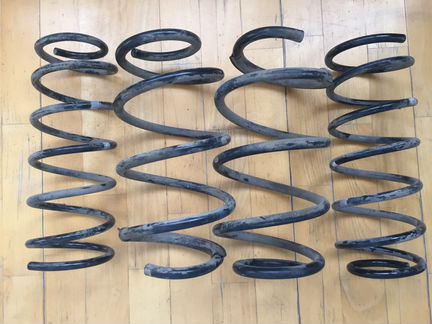 Продам задние пружина Kia Cerato 2013-2016