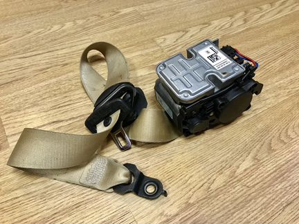 Передний ремень безопасности Mercedes 211 219