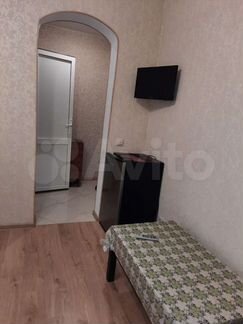 Комната 12 м² в 8-к., 1/2 эт.