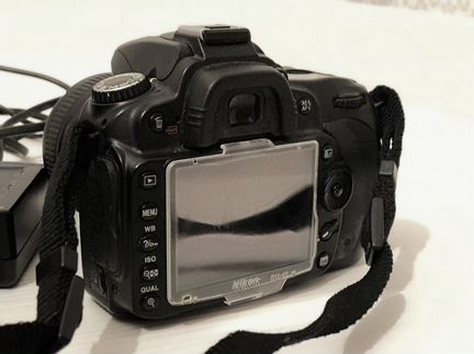 Зеркальный фотоаппарат Nikon D90 и объектив Tamron