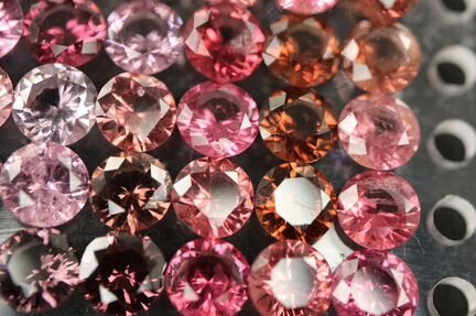 Шпинель круг, d-3 мм. чистота - SI, огранка exelen