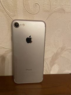 Телефон iPhone 7