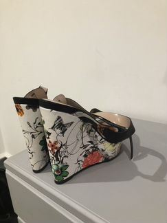 Босоножки новые 38-39 размер