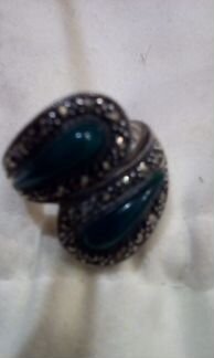 Серебряное кольцо с малахитом