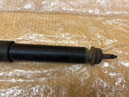 Амортизатор передний Nissan Patrol Y61 1997-2010