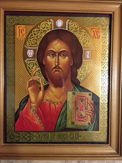 Иконы и иконная полка