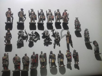 Рыцари солдатики киндер