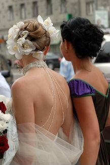 Свадебное платье цвета шампань с бисером