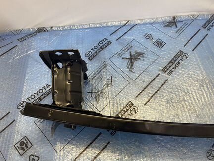 Усилитель переднего бампера Toyota Corolla 180