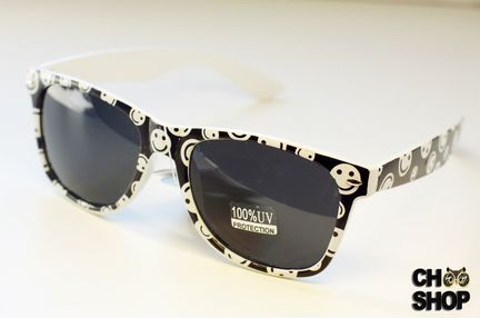 Продам стильные солнцезащитные очки