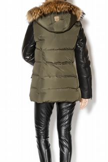 Пуховик Mackage