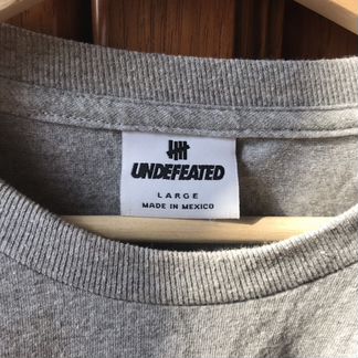 Футболка undefeated