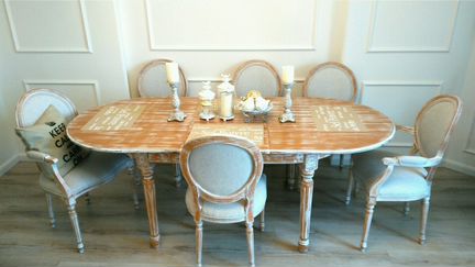 Стол овальный массив в стиле прованс