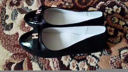 Продам новые туфельки