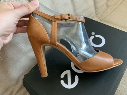 Босоножки ecco