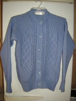 Кофта жен.р.42 б/у 1 раз сост.нов. шерсть