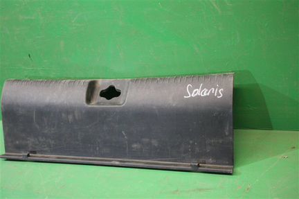 Накладка замка багажника Hyundai Solaris 2010