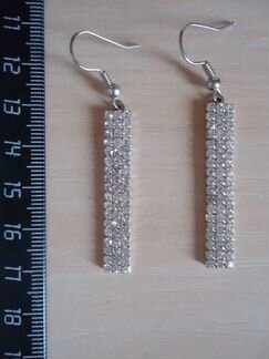 Женские серьги (бижутерия)