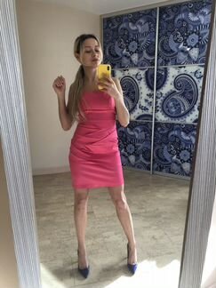 Розовое Платье, Италия