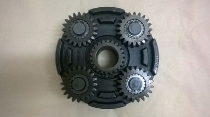 Вторая планетарная передача редуктора хода JCB 220