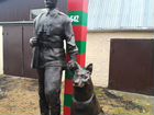Солдат на посту с собакой