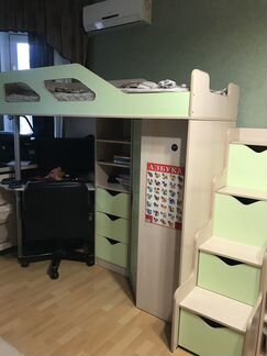 Детская кровать чердак со столом и шкафом