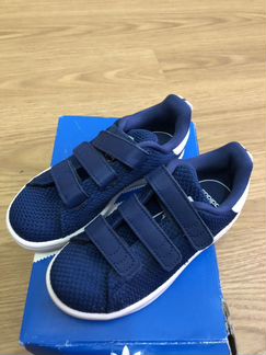 Кроссовки новые рр 28 adidas Stan smit