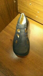 Ботинки для девочки новые