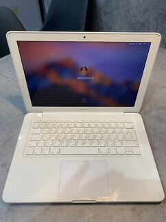 Ноутбук MacBook 13 2010