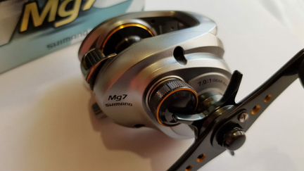 Мультипликаторная катушка shimano