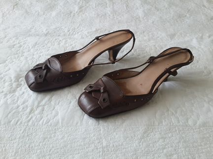 Босоножки TJcollection кожа б/у р-р 40