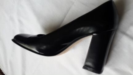 Туфли черные, глянцевые, натуральная кожа. Италия