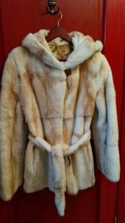 Шуба Норка цвета айвори без нареканий